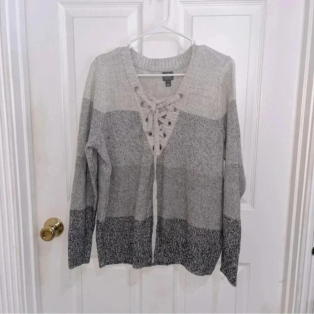 Soho jeans womens sweater sz xlg gray in color